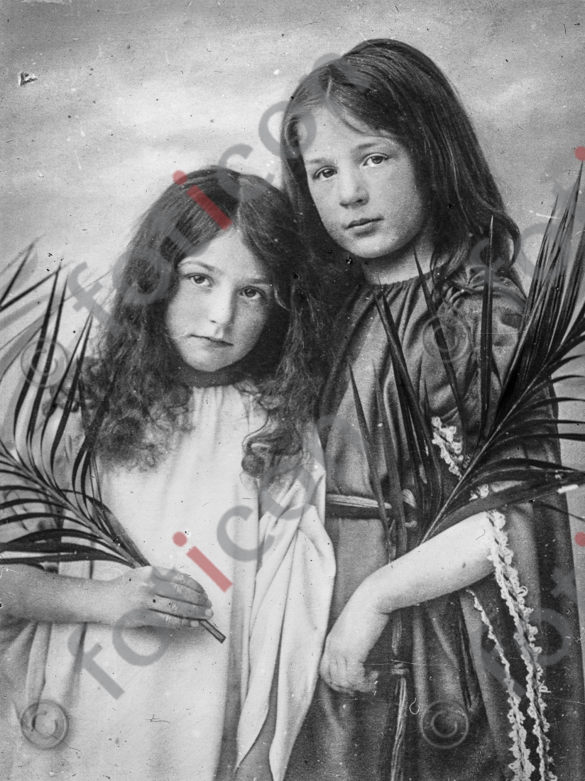 Kinder des Passionsspiels | Children of the Passion Play (foticon-simon-105-043-sw.jpg)